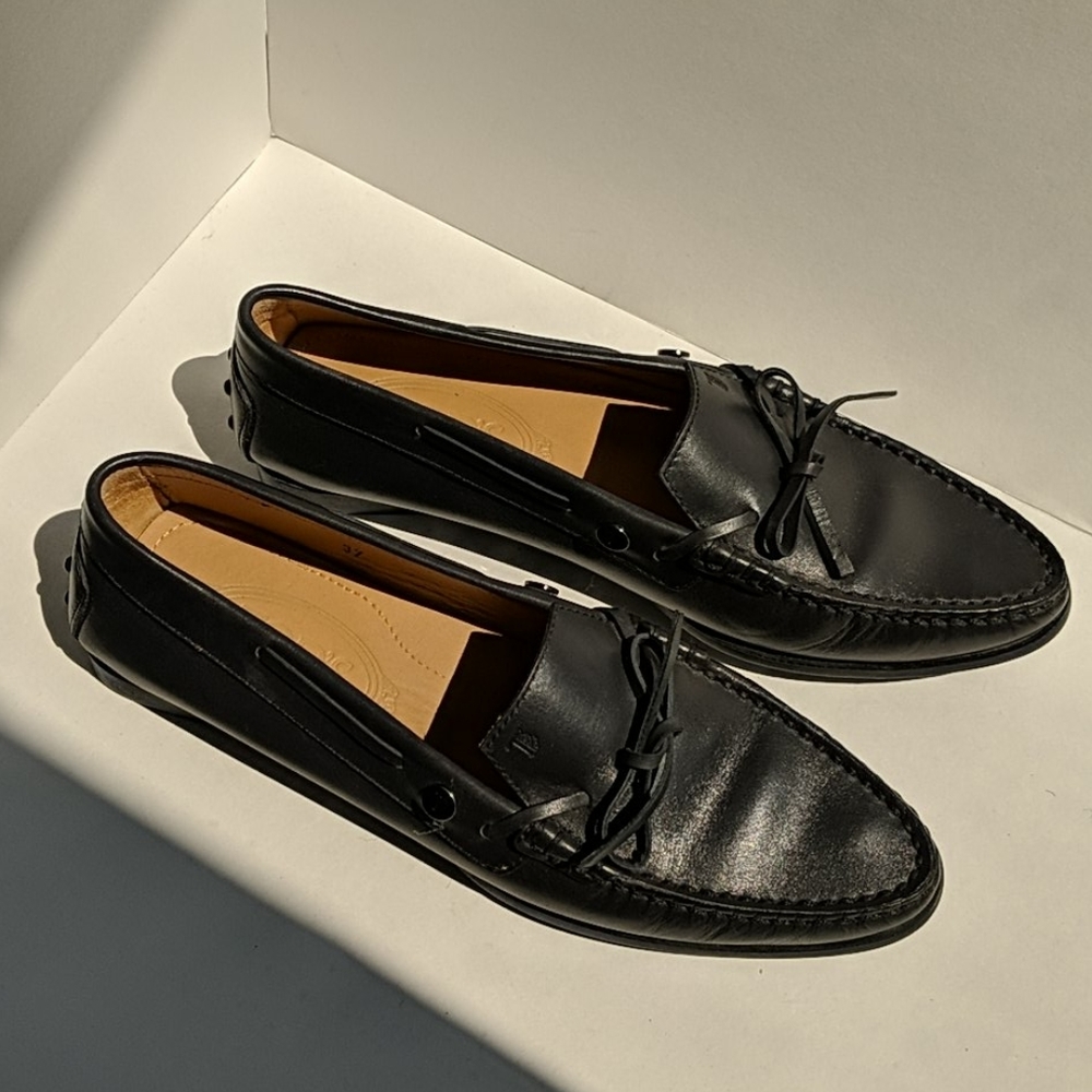 Navy blue leather Tod's loafers